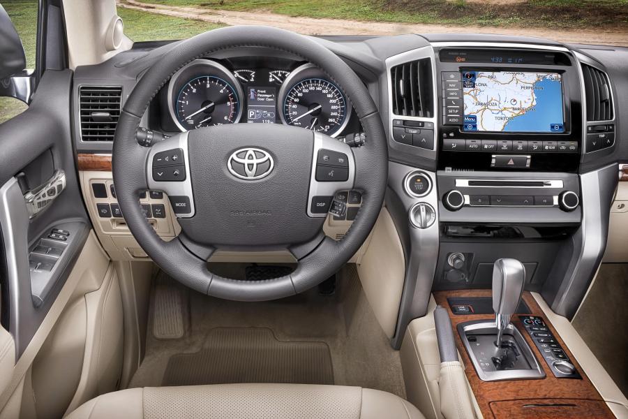  Toyota Land Cruiser 200 2012 года  (фото 15 из 48)